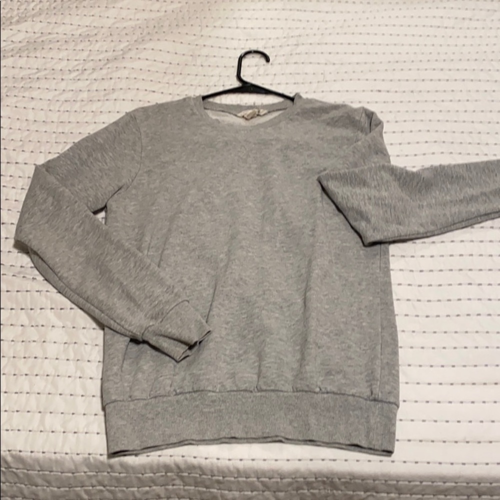 Grey crewneck